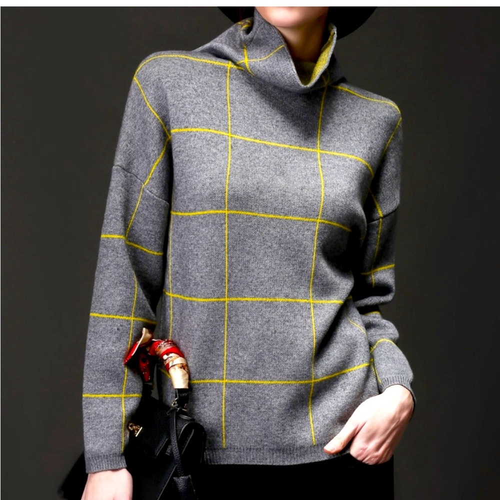 Reversible gray and green turtleneck sweater- SMALL
